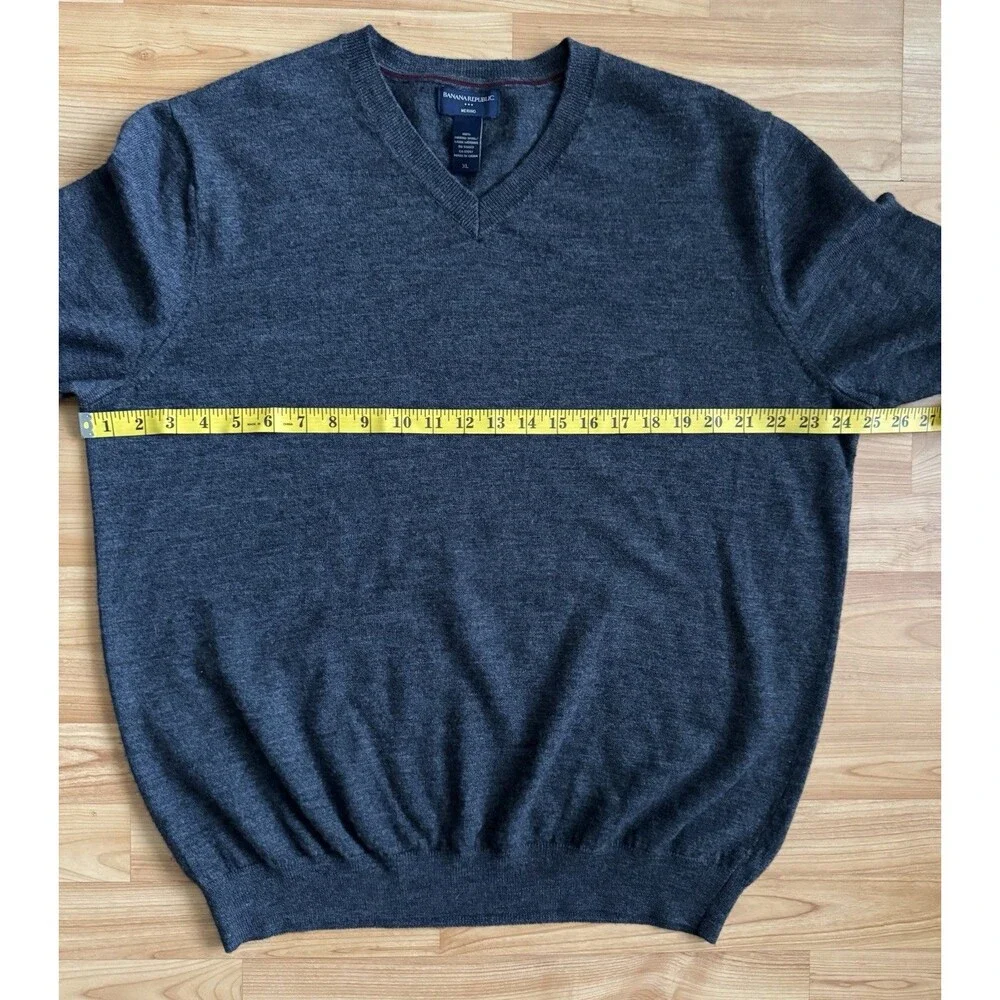 Banana Republic Merino Wool Sweater Mens XL V Neck Lightweight Pullover Gray